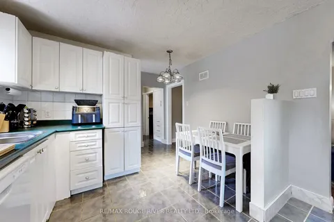 92 Eastville Avenue, ON M2M 2N9