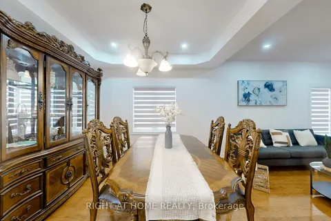 12 Pickthall Terr, Toronto, ON M1E 5K9