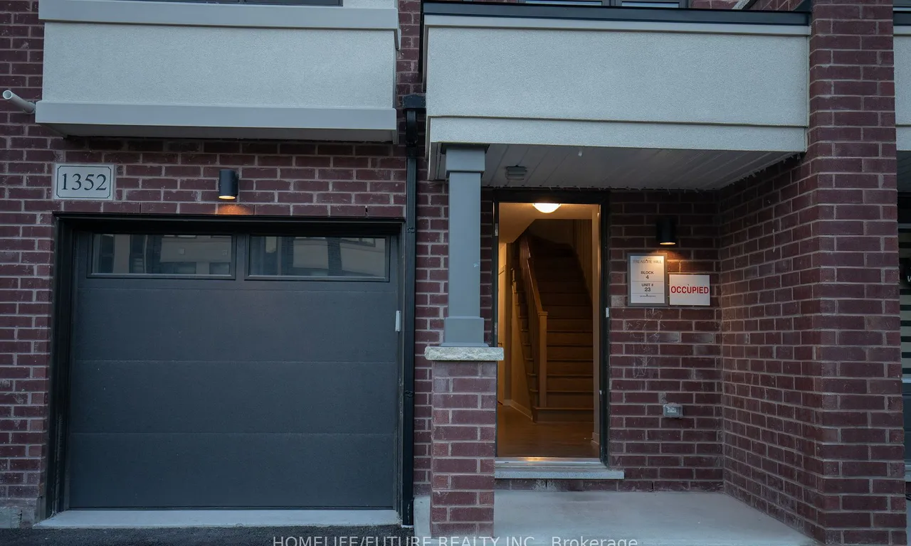 1352 Bradenton Path, Oshawa, ON L1K 1A9