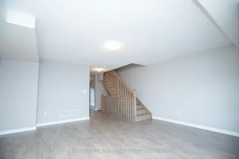 1352 Bradenton Path, Oshawa, ON L1K 1A9