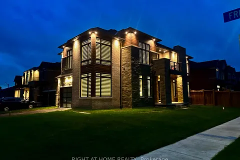 34 Fruitful Cres, Whitby, ON L1P 0N3