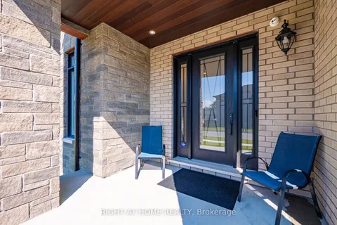 34 Fruitful Cres, Whitby, ON L1P 0N3