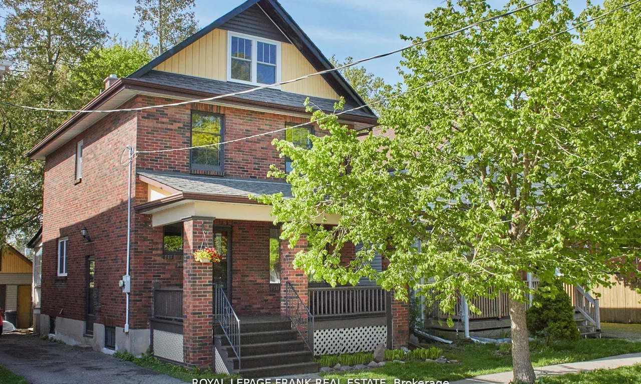 95 Agnes St, Oshawa, ON L1G 1V3