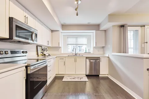 241 Lord Elgin Lane, Clarington, ON L1C 7E8