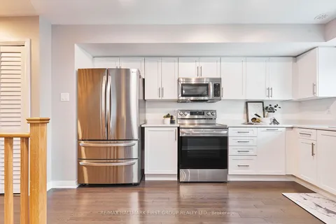 241 Lord Elgin Lane, Clarington, ON L1C 7E8