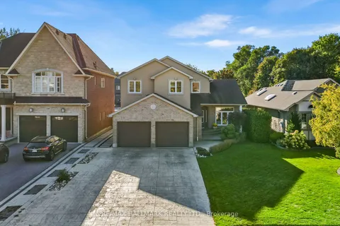 1502 Oakburn St, Pickering, ON L1V 6N7