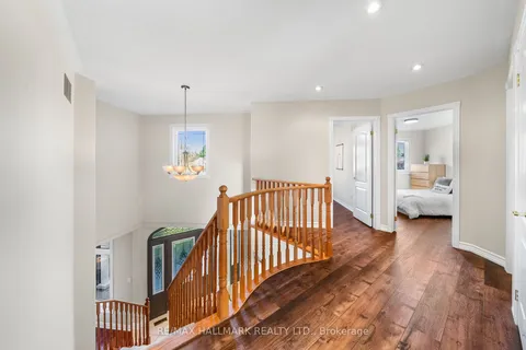 1502 Oakburn St, Pickering, ON L1V 6N7