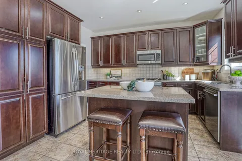 1007 Coyston Dr, Oshawa, ON L1K 3C5