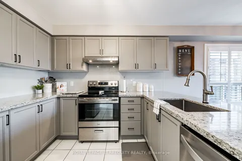 27 Cornish Dr, Clarington, ON L1E 3E3