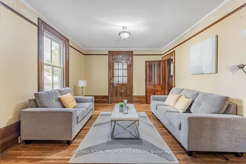 5032 Old Brock Rd, Pickering, ON L1Y 1B3