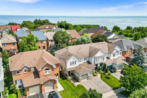 23 Eastport Dr, Toronto, ON M1C 5G2