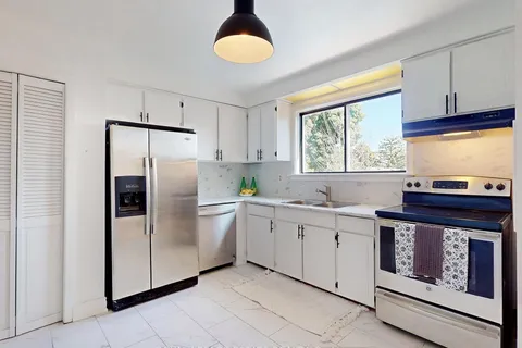 43 Boarhill Dr, Toronto, ON M1S 2L9