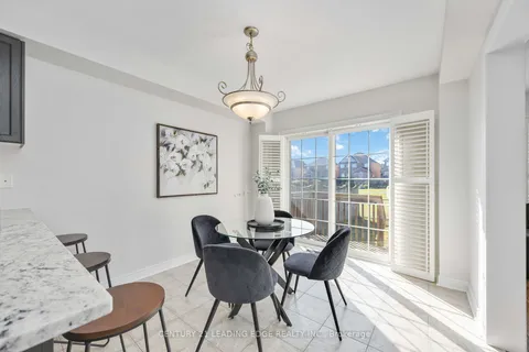 42 Cottage Cres, Whitby, ON L1R 0B2