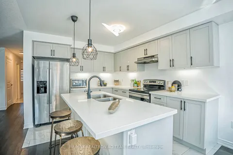 82 Cotton St, Clarington, ON L1C 5H2