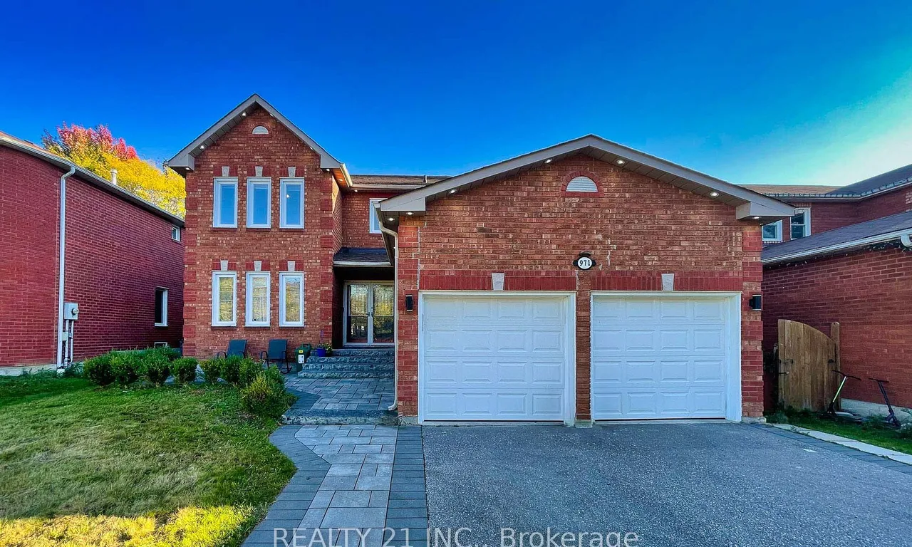 971 Thimbleberry Circ, Oshawa, ON L1K 2H3