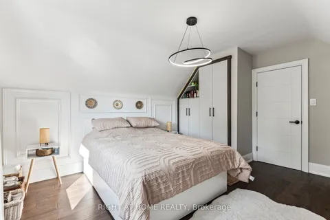 15 Singleton Rd, Toronto, ON M1R 1H8