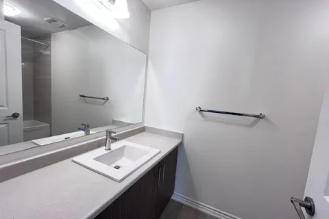 122 Laing Dr, Whitby, ON L1P 0N5
