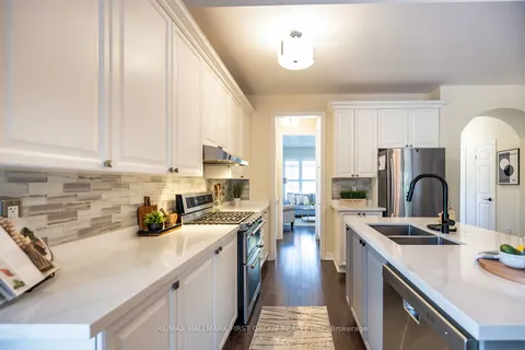 50 Sisson Lane, Clarington, ON L1B 0A7