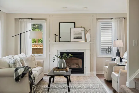 16 Duke St, Whitby, ON L1M 1C6