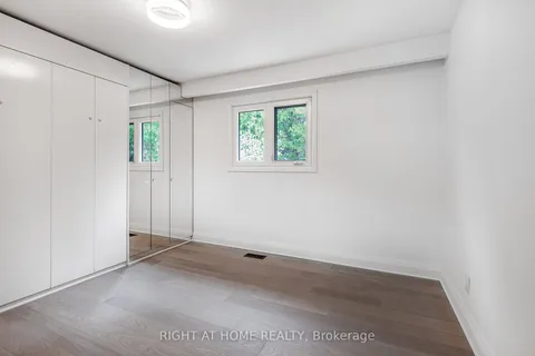 46 A Courton Dr, Toronto, ON M1R 1K8
