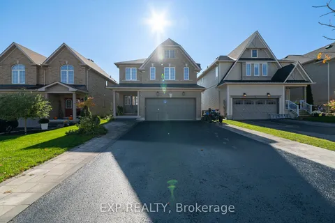 31 Kimble Ave, Clarington, ON L1C 0J7