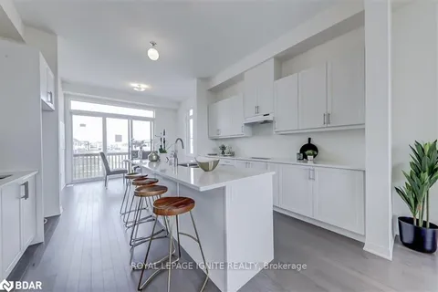 255 Port Darlington Rd, Clarington, ON L1C 4B1