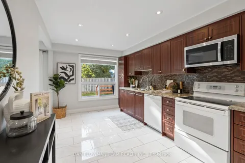 14 Firwood Ave, Clarington, ON L1E 1P5