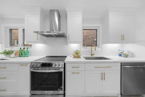 8 Keys Dr, Ajax, ON L1T 3R1