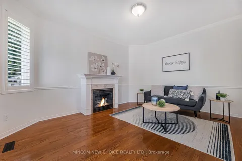 328 Mapleview Crt, Pickering, ON L1X 2X3