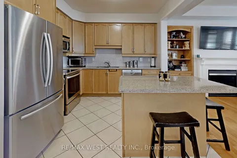 12 Winkler Terr, Toronto, ON M1L 0C2