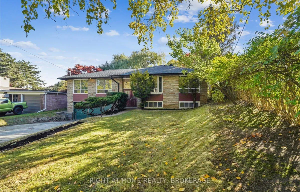 27 Bendale Blvd, Toronto, ON M1J 2B1