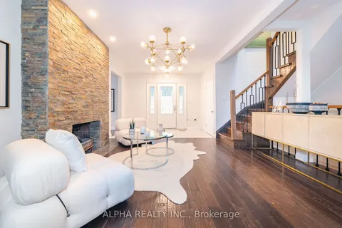 3 Faircroft Blvd, Toronto, ON M1M 2W9