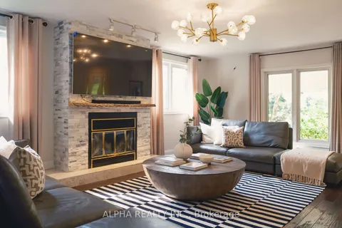 3 Faircroft Blvd, Toronto, ON M1M 2W9