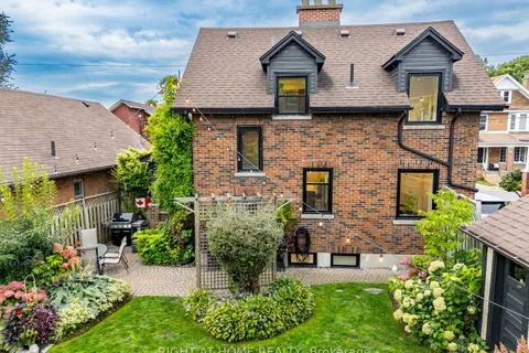 207 Dearborn Ave, Oshawa, ON L1G 4Z3