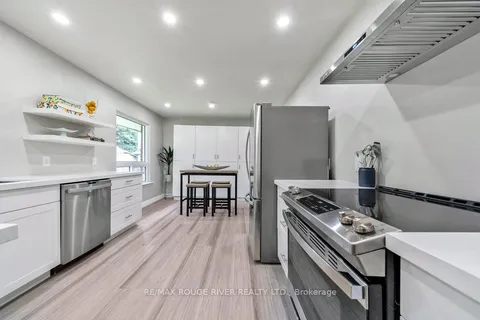 786 Mary St, Oshawa, ON L1G 5G3