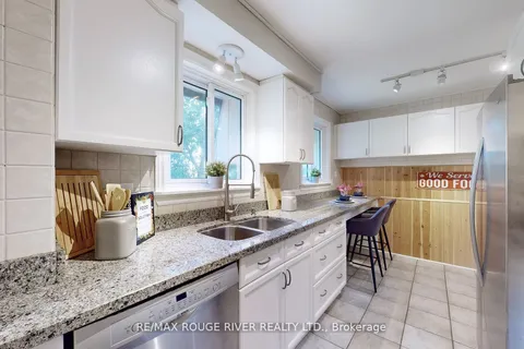 124 Beaverbrook Crt, Toronto, ON M1C 3A9