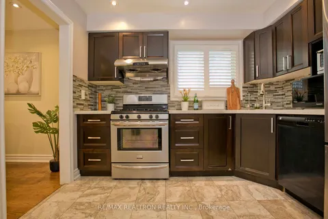 60 Tooklea Cres, Toronto, ON M1S 4C1