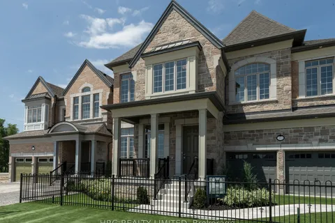 20 Brabin Circle, Whitby, ON L1P 0C1