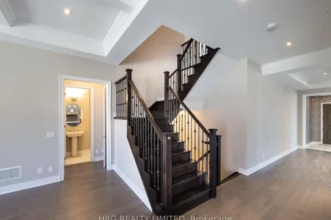 20 Brabin Circle, Whitby, ON L1P 0C1