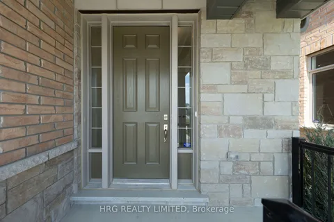 22 Brabin Circ, Whitby, ON L1P 0C1