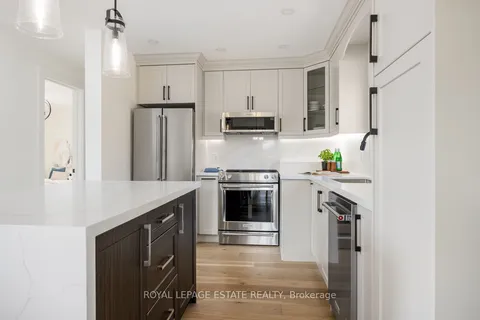4 Dulverton Rd, Toronto, ON M1P 1G4