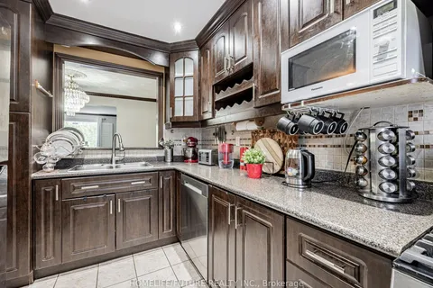 33 Horseley Hill Dr, Toronto, ON M1B 1W4