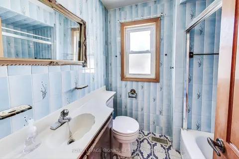 24 Castille Ave, Toronto, ON M1R 2C1