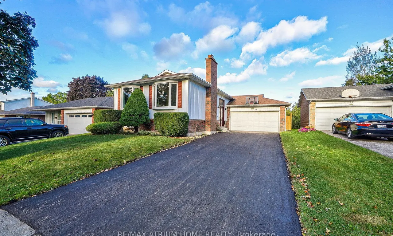 18 Castle Hill Dr, Toronto, ON M1T 2Y3