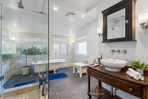 244 Strathmore Blvd, Toronto, ON M4J 1P6