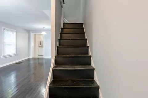 106 Willow Ave, Toronto, ON M4E 3K3