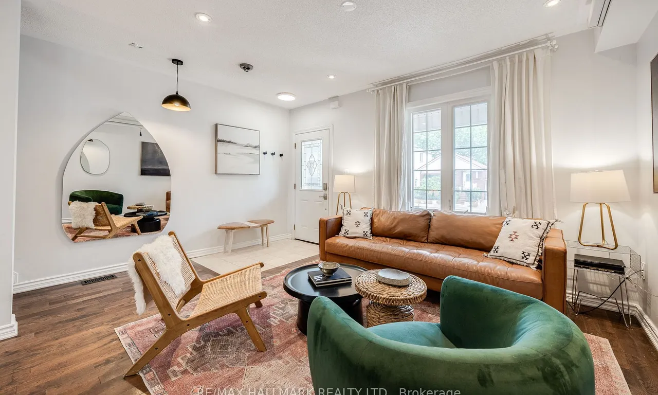 1154 Woodbine Ave, Toronto, ON M4C 4C9