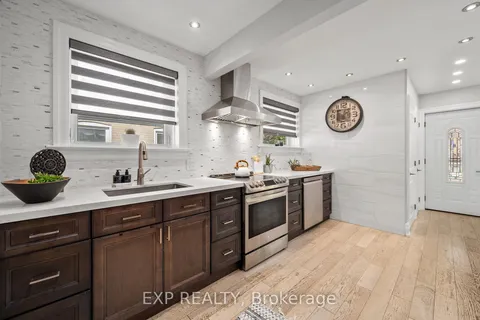 104 Natal Ave, Toronto, ON M1N 3V6