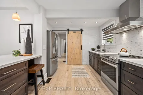 104 Natal Ave, Toronto, ON M1N 3V6