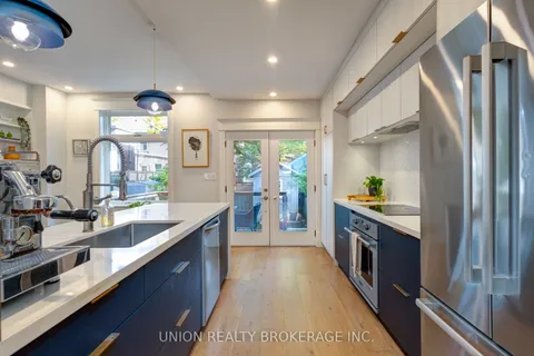 77 Kingsmount Park Rd, Toronto, ON M4L 3L3